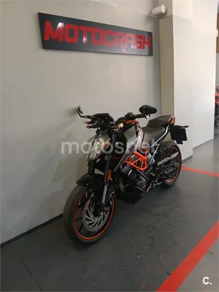 KTM 125 – Vista 6