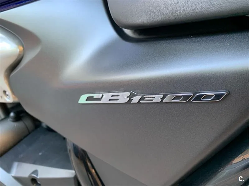 Honda CB 1300 – Vista 13