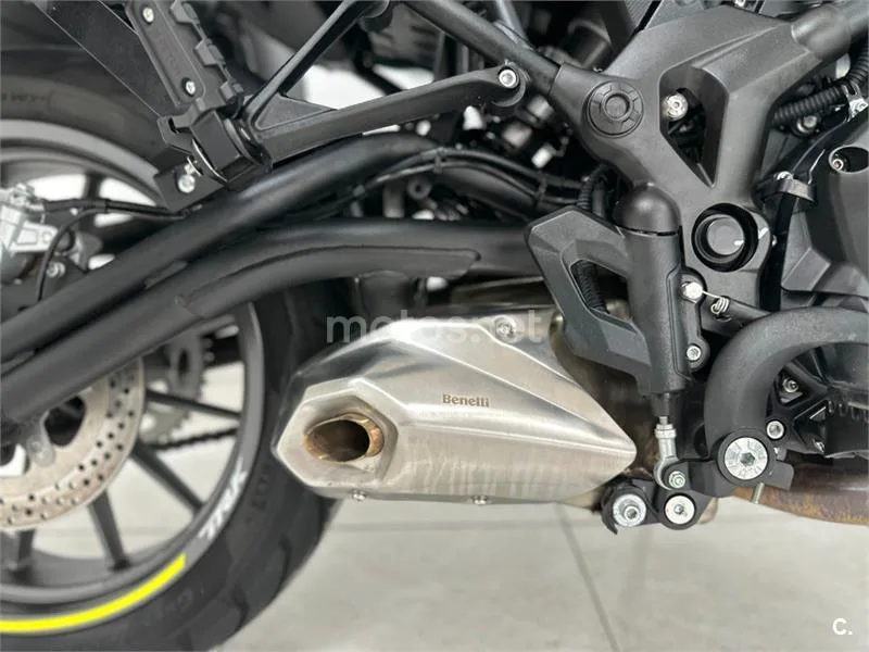 Benelli TRK 502 – Vista 15
