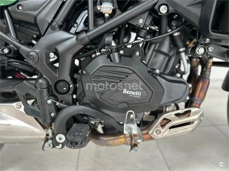 Benelli TRK 502 – Vista 16