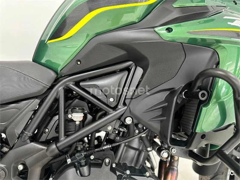 Benelli TRK 502 – Vista 17