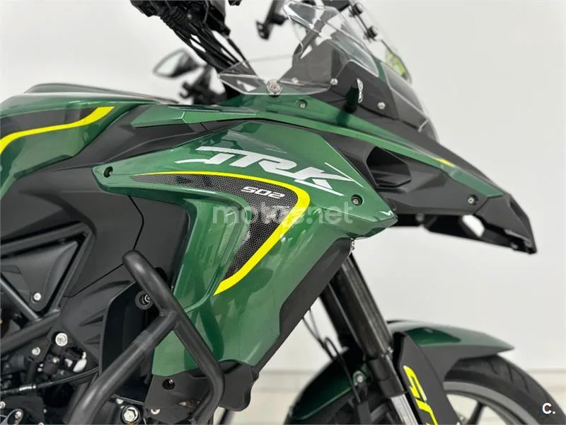Benelli TRK 502 – Vista 18