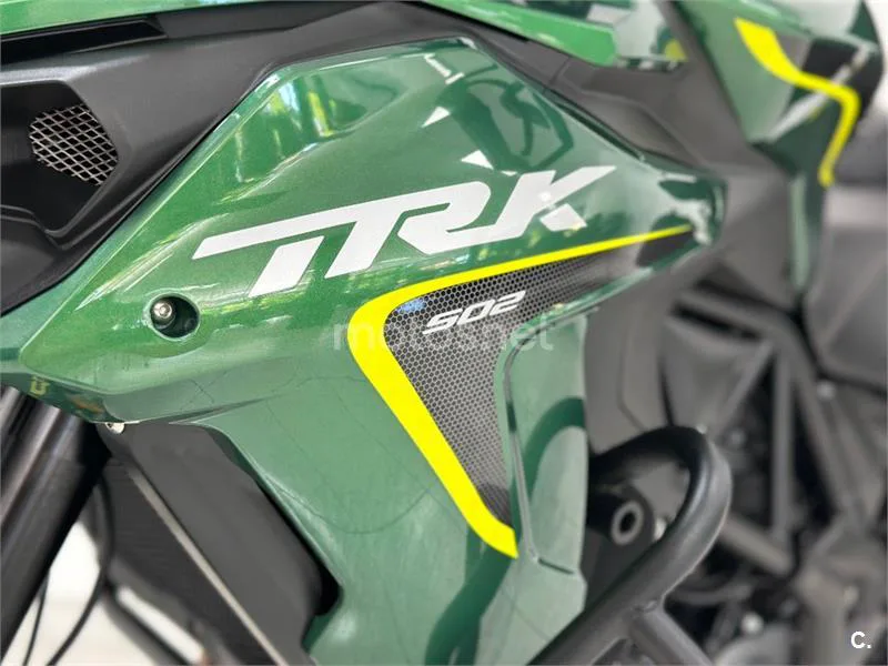 Benelli TRK 502 – Vista 25