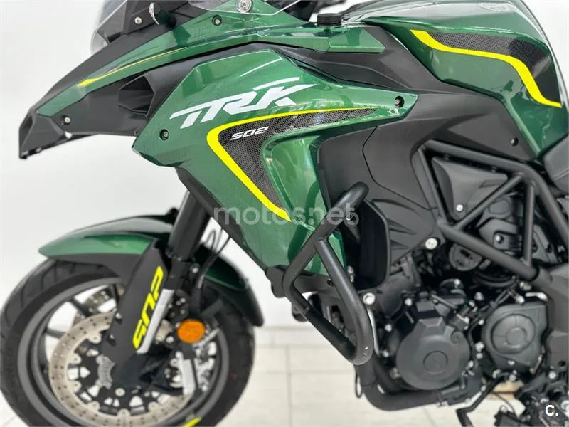 Benelli TRK 502 – Vista 28