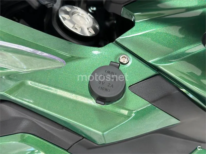 Benelli TRK 502 – Vista 35