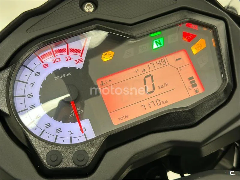 Benelli TRK 502 – Vista 39