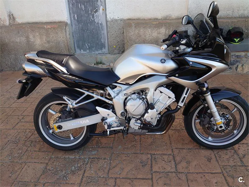 Yamaha FZ6 Fazer – Vista 2