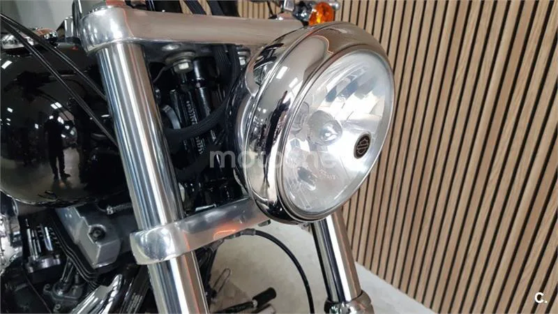 Harley-Davidson Dyna Fat Bob – Vista 12