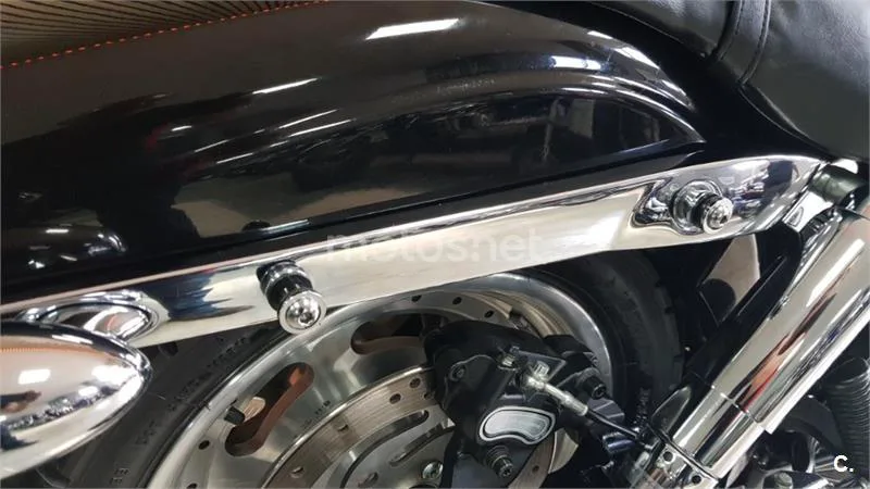 Harley-Davidson Dyna Fat Bob – Vista 20