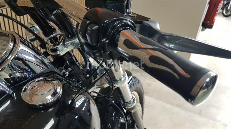 Harley-Davidson Dyna Fat Bob – Vista 24