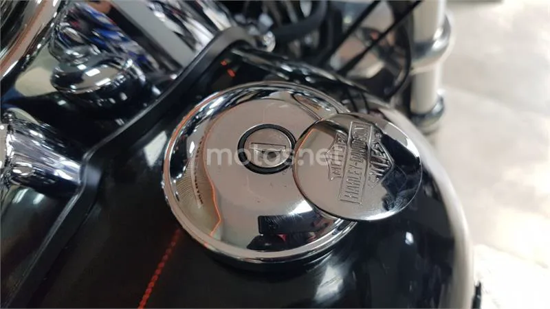 Harley-Davidson Dyna Fat Bob – Vista 25