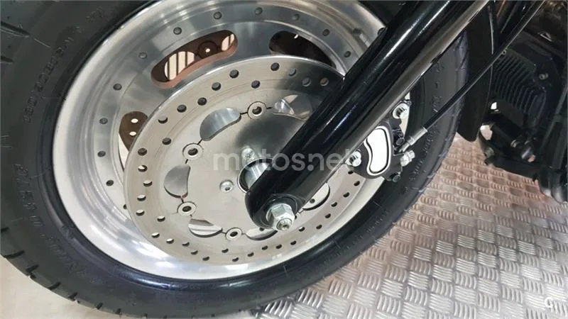 Harley-Davidson Dyna Fat Bob – Vista 32