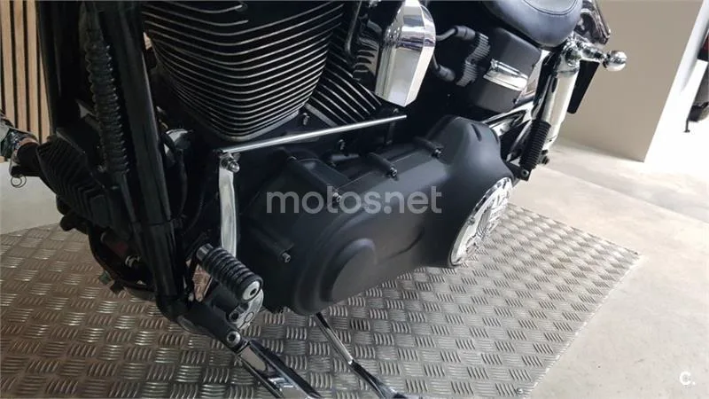 Harley-Davidson Dyna Fat Bob – Vista 33