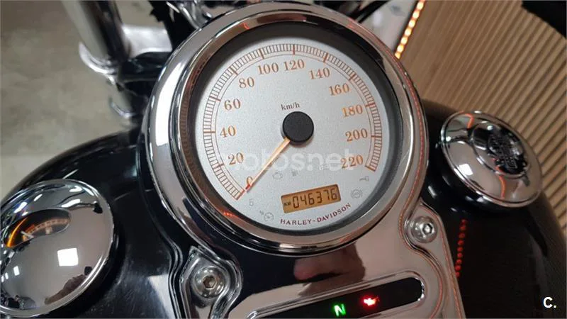 Harley-Davidson Dyna Fat Bob – Vista 40