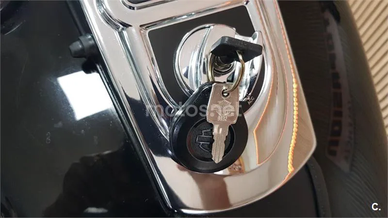 Harley-Davidson Dyna Fat Bob – Vista 41