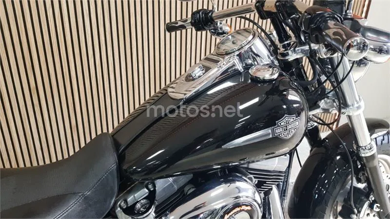 Harley-Davidson Dyna Fat Bob – Vista 8