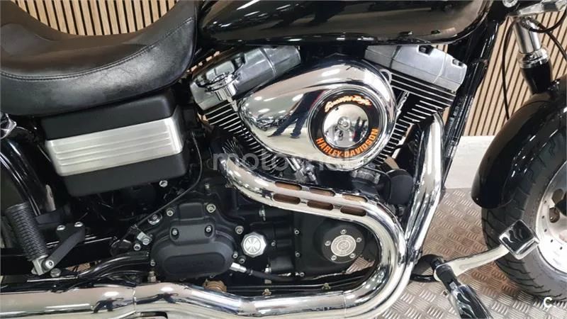 Harley-Davidson Dyna Fat Bob – Vista 10