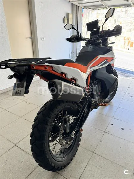 KTM 890 – Vista 4