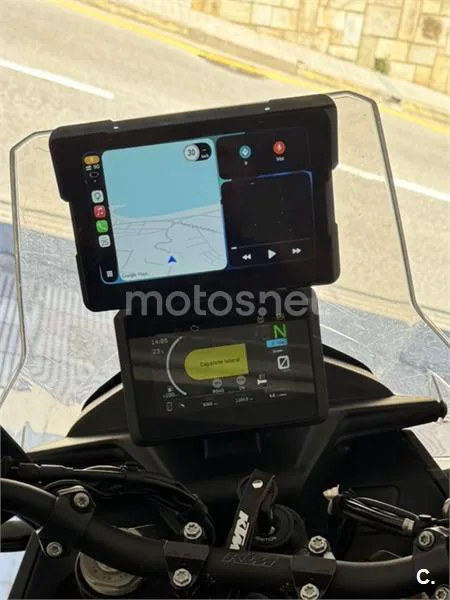KTM 890 – Vista 5