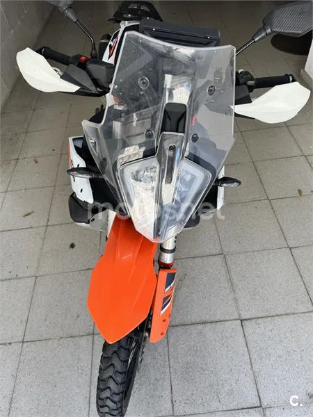 KTM 890 – Vista 7