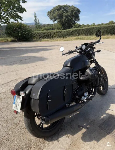Moto Guzzi V7 III – Vista 2
