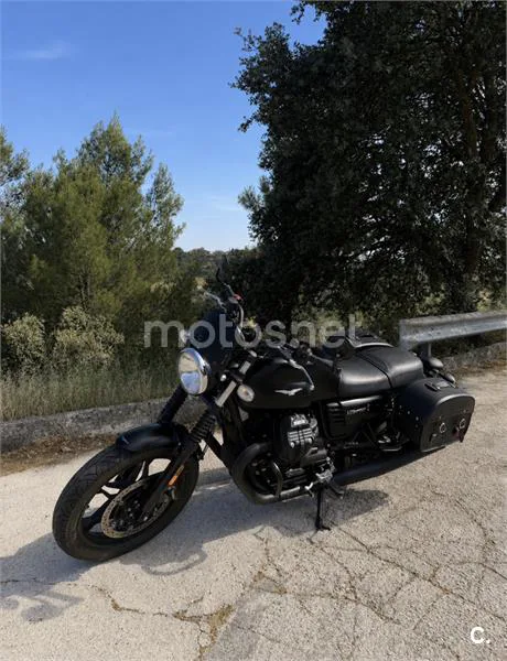 Moto Guzzi V7 III – Vista 3