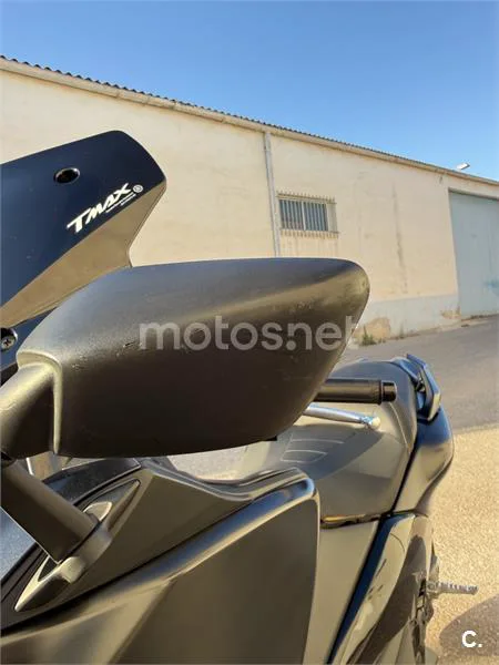Yamaha TMAX 530 – Vista 18