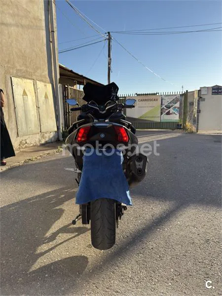 Yamaha TMAX 530 – Vista 4