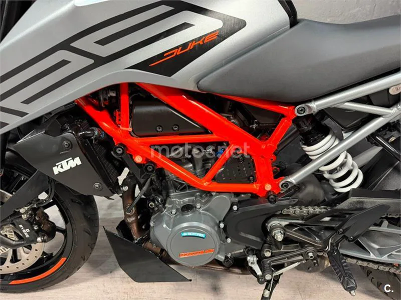 KTM 125 – Vista 15