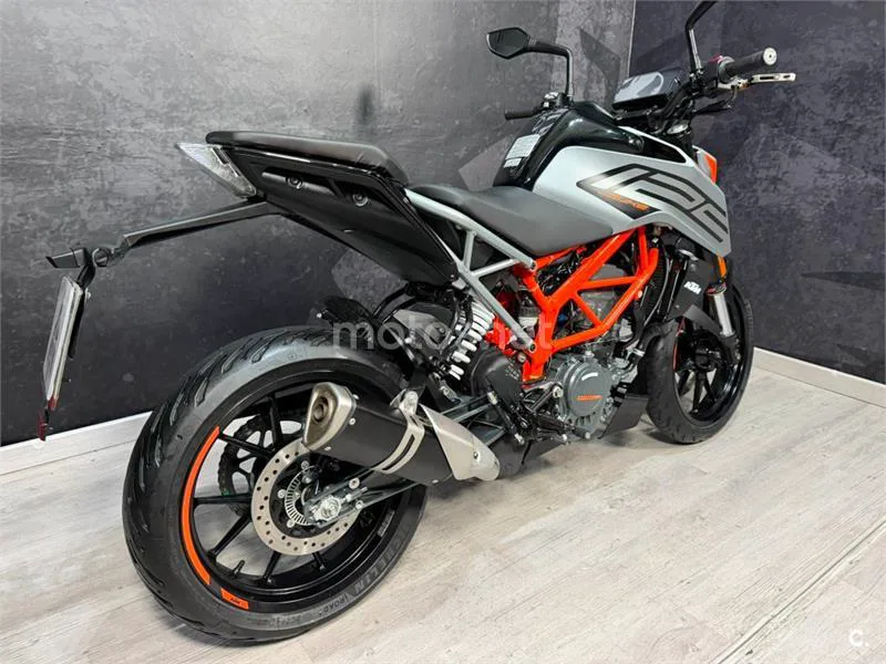 KTM 125 – Vista 8