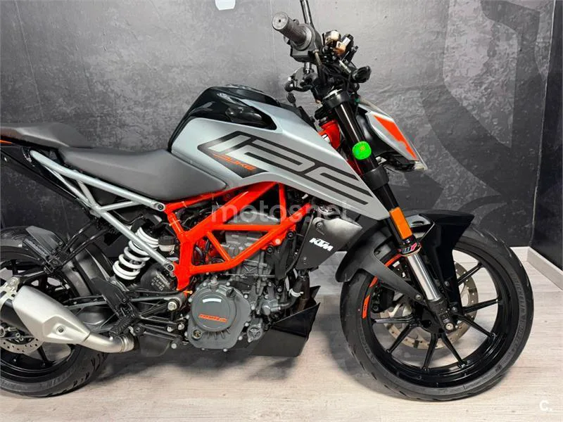 KTM 125 – Vista 10