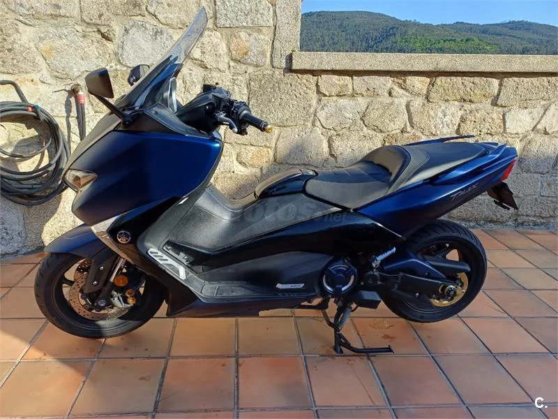 Yamaha TMAX – Vista 2