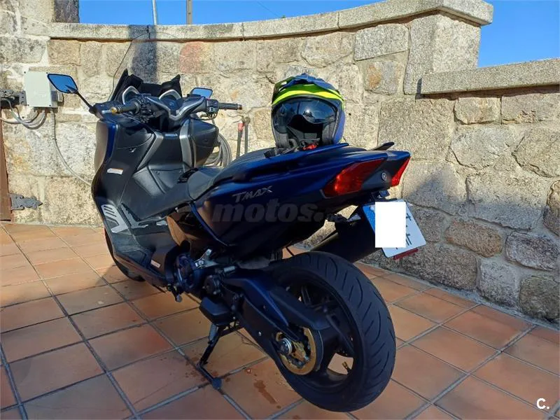 Yamaha TMAX – Vista 3