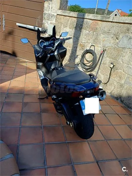 Yamaha TMAX – Vista 6