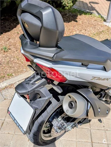 Yamaha TMAX – Vista 12