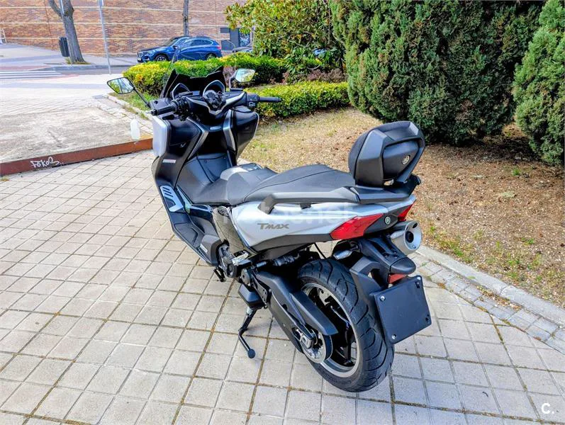Yamaha TMAX – Vista 3