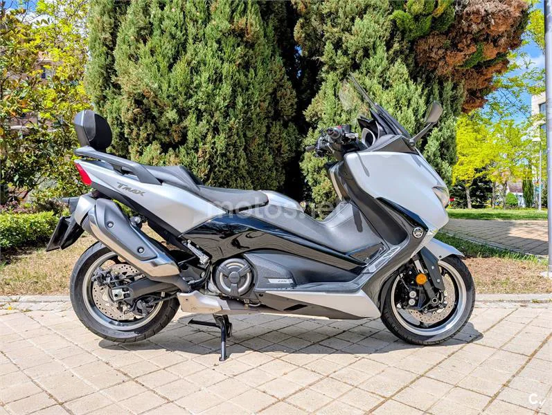 Yamaha TMAX – Vista 5