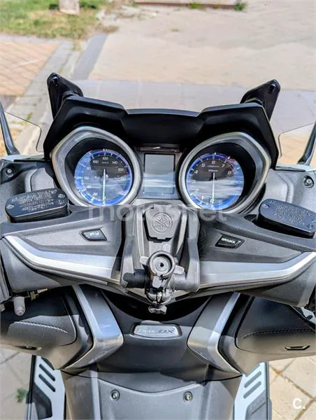 Yamaha TMAX – Vista 7