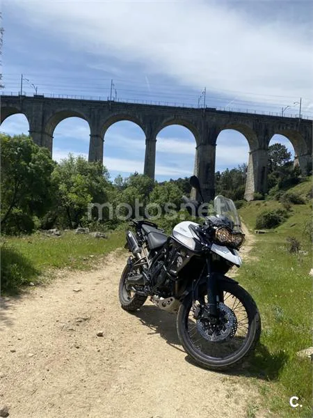 Triumph Tiger 800 XCX – Vista 3
