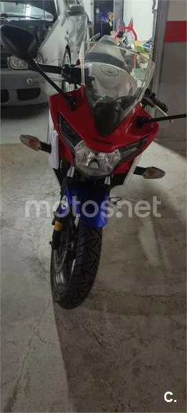 Honda CBR125R - Vista 4