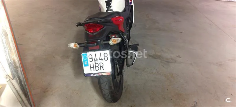 Honda CBR125R - Vista 5
