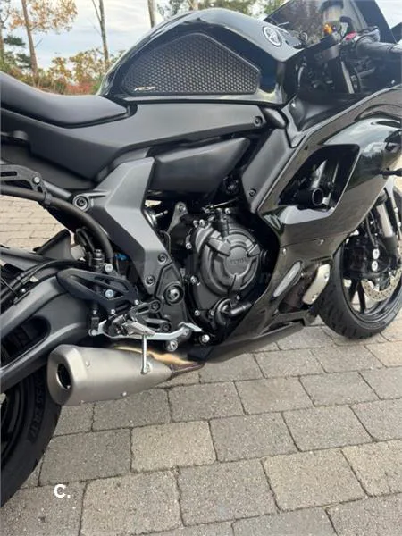 Yamaha R7 – Vista 3