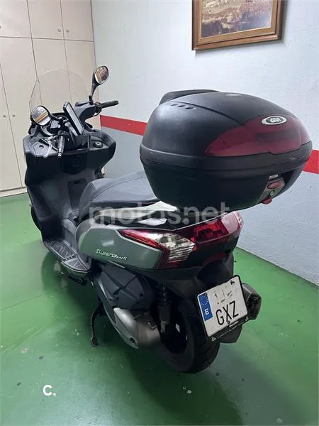 Kymco Super Dink 300 – Vista 2