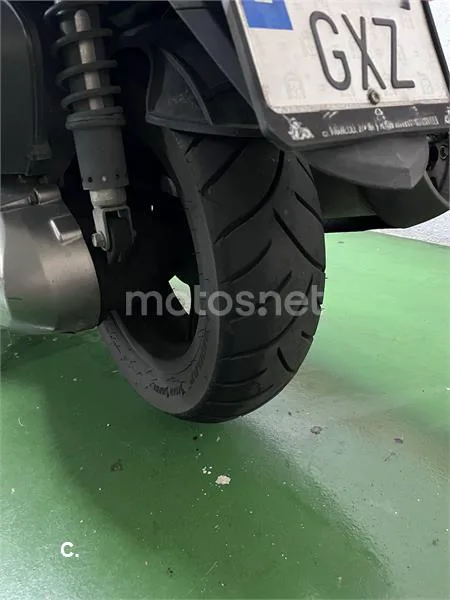 Kymco Super Dink 300 – Vista 3