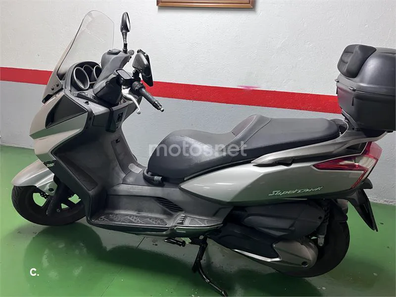 Kymco Super Dink 300 – Vista 4