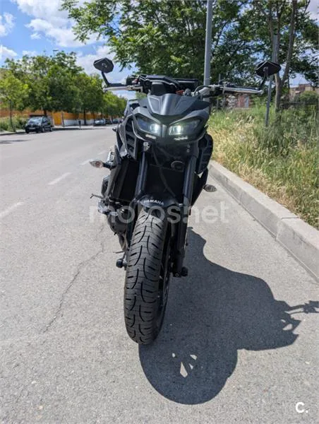 Yamaha MT-09 – Vista 3