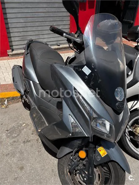 Kymco Grand Dink 300 – Vista 4