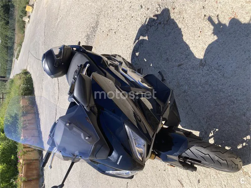 Honda Forza 750 – Vista 2