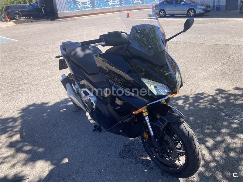 Honda Forza 750 – Vista 4
