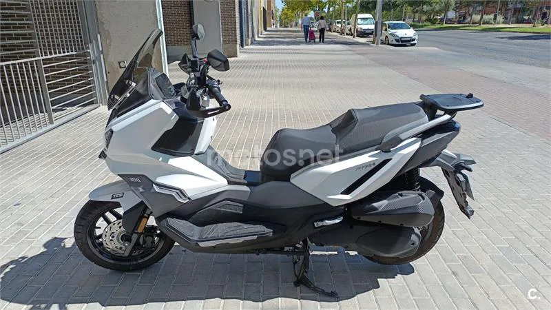 SYM ADX 300 – Vista 3